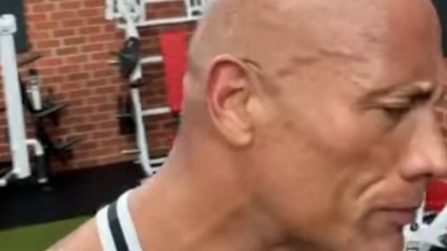 Apple Vision Pro Price Reaction смотреть онлайн