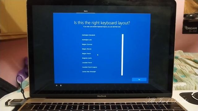 Installing Windows on MacBook смотреть онлайн