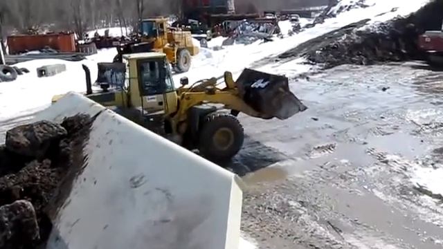 Crushing at the Plant смотреть онлайн