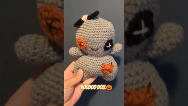 Voodoo Doll🎃 Pattern by@AmiguWorldOfficial check out my Etsy https://amigurumiglederr.etsy.com смотреть онлайн