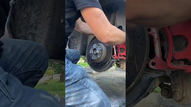 Replacing a wheel bearing during a trip. #HandsomeOrHandy #Handyman #VehicleMaintenance. смотреть онлайн