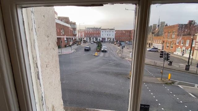 LiveStream video - Old Post Office, Cecil Square, Margate - Apartment - £210,000 смотреть онлайн