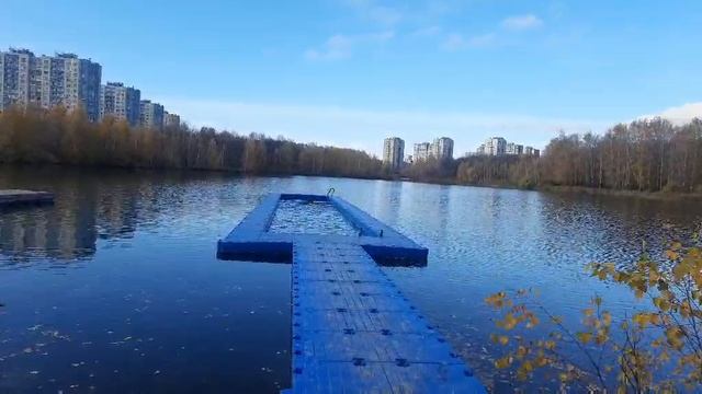 вода 7 градусов на улице 8. новый бассейн для закаливания на Парковом лзере смотреть онлайн
