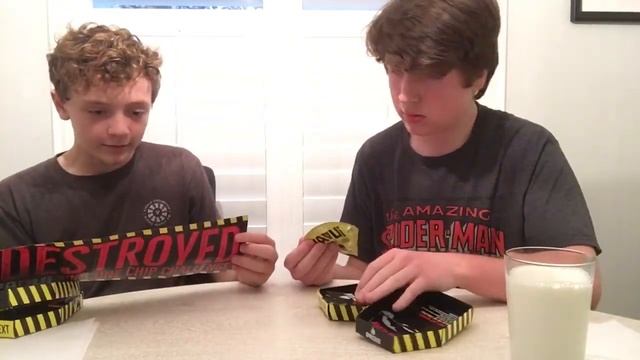 Two 14 year olds eat The World’s Hottest Chip (Paqui One Chip Challenge) смотреть онлайн