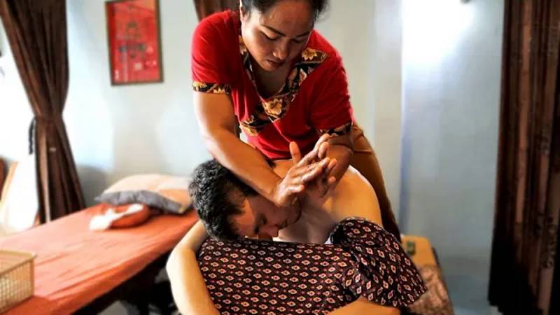 ASMR Kung Fu Oil Thai Massage