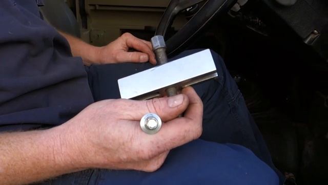 KLR DIY - Remove & replace a Perentie/Defender steering wheel смотреть онлайн
