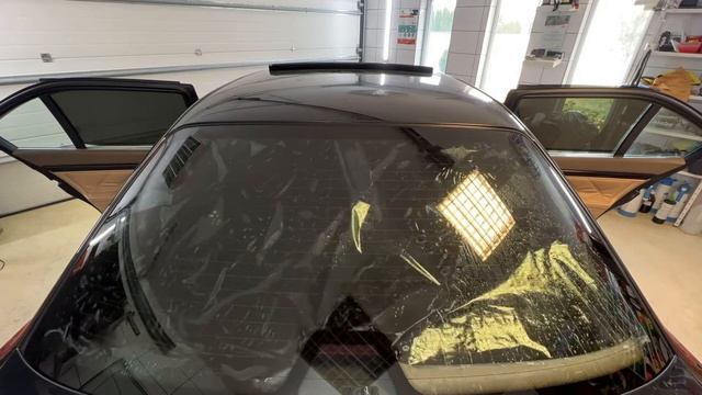 BMW E38, 740i window tinting (timelapse) смотреть онлайн