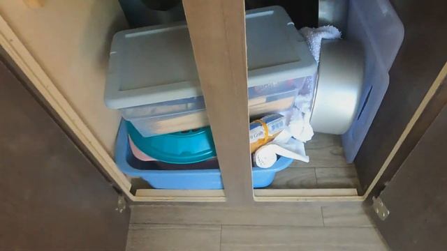 We Bought an Aliner /Part 2, Cleaning plastic bubble windows, set up & take down, + some features.. смотреть онлайн