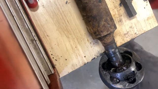 2004 Dodge Ram 1500 4.7 front prop shaft CV disassembly for rebuild. (Spline connection) смотреть онлайн
