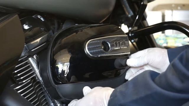 HOW to CHANGE AIR Filter and SPARK PLUGS on ROAD GLIDE | HARLEY DAVIDSON | REQUIRED MAINTENANCE смотреть онлайн