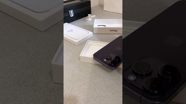 Iphone 14 pro Dubai unboxing (UAE version) смотреть онлайн