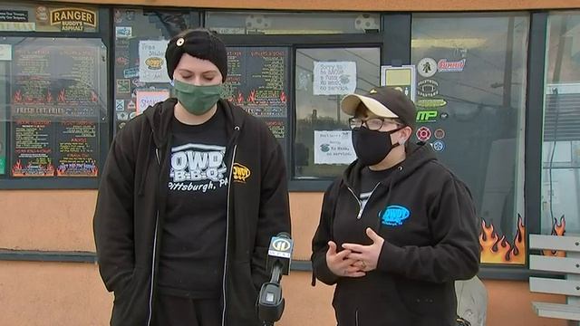 A restaurant worker asked a customer to put on a mask. Then, she says, he spit at her. смотреть онлайн