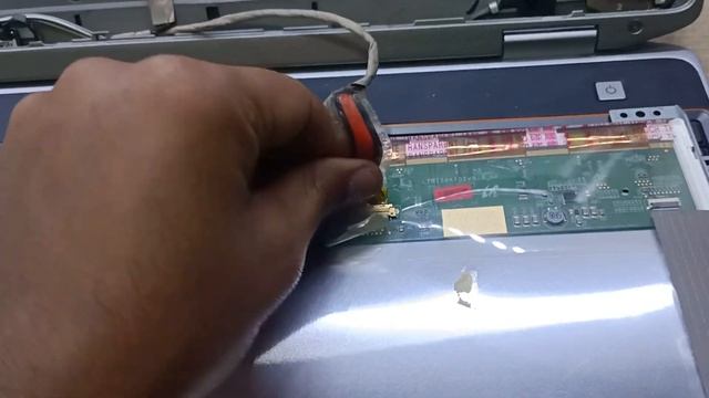 Dell latitude E6520 Screen Replacement смотреть онлайн