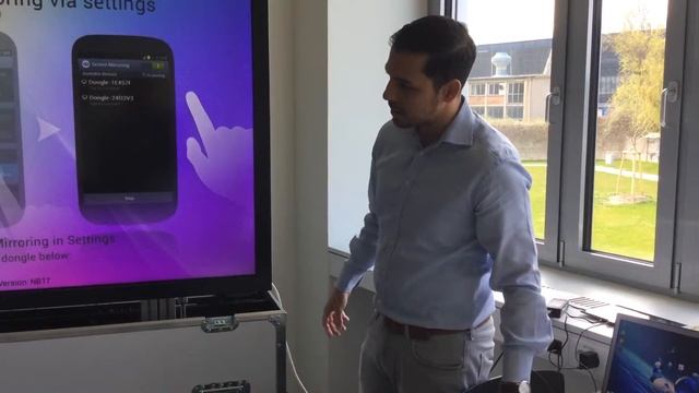 Bildschirm des Tablets mit dem Fernseh synchronisieren mit dem beliebten "All Share Cast Dongle!" смотреть онлайн