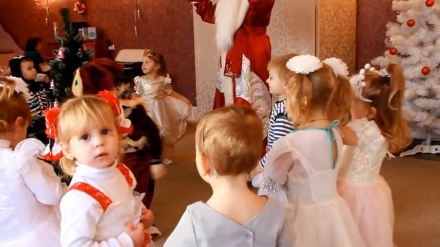 Новогодний утренник в городе Вольногорск смотреть онлайн