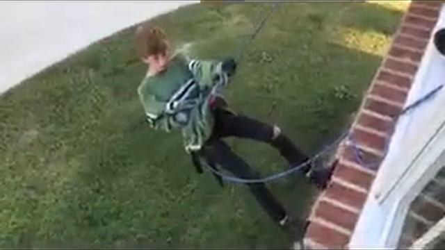 I climb out of a window смотреть онлайн