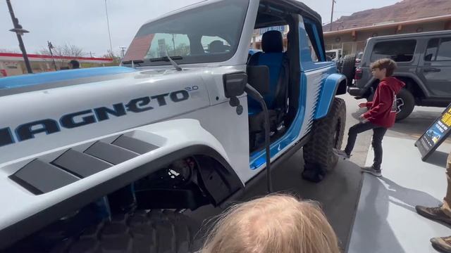 Official Jeep Booth Jeep Safari 2022 смотреть онлайн