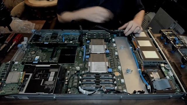 How to upgrade your Raid controller in an Dell R series server. смотреть онлайн