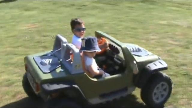Bentley and Asa in the jeep смотреть онлайн