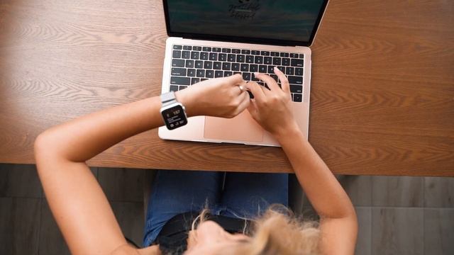 Adjustable Magnetic Apple Watch Band смотреть онлайн