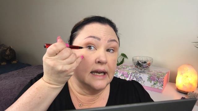 Winged eyeliner- Feeling courageous смотреть онлайн