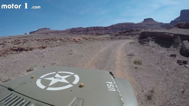Jeep's 2017 Easter Safari Course in Moab, Utah смотреть онлайн