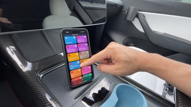 Controlling Your Tesla with SIRI from iPhone or Apple Watch! смотреть онлайн