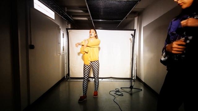 Hanna J - Back To Underground (Axel E Remix) смотреть онлайн