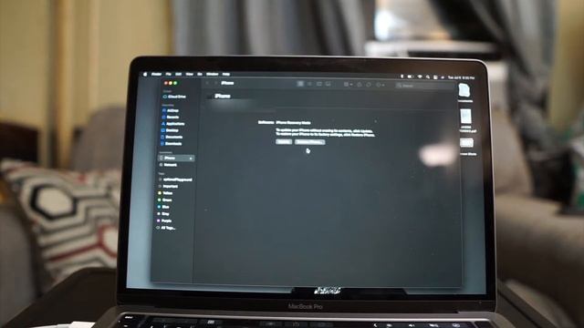 How to Install and Downgrade IOS 15 Public Beta ( Should you install ?) смотреть онлайн