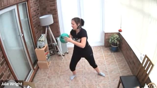 Stretching with Julie @ Move 2 Lose смотреть онлайн