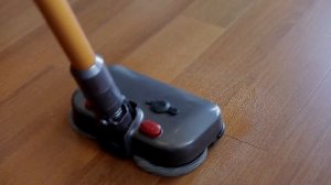 Щетка моющая насадка для пылесосов Dyson V7 V8 V10 V11 V15 с LED подсветкой и спреем воды