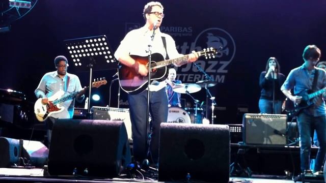 Amos Lee - Ain't No More Cane (The Band cover) - North Sea Jazz 2012 смотреть онлайн