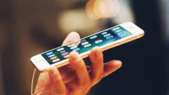 Apple or iPhone. смотреть онлайн