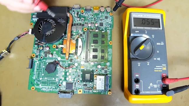 Tutorial: Principais medições em uma placa mãe de notebook - MÓDULO #4 AULA #1 смотреть онлайн