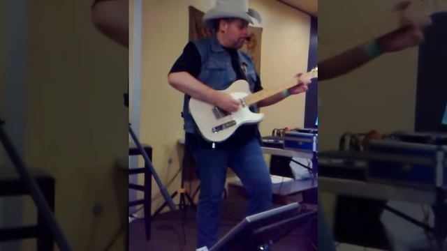 RICKY TRAVERS смотреть онлайн