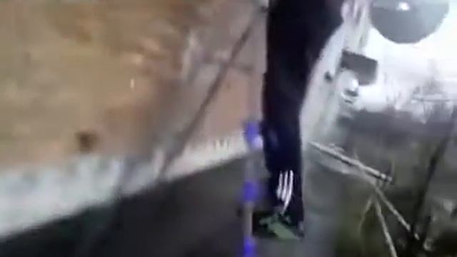 LOCKED OUT ? NO PROBLEM I WILL USE THE WINDOW смотреть онлайн