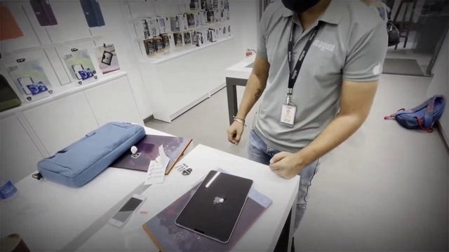 IPad Pro 11 inch (2021) Unboxing l IPad Pro Back To School Offer| Unidays| Tour of Apple reseller смотреть онлайн
