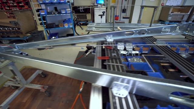 GERMAN TELEVISION WOHNWAGEN WERK KNAUS TABBERT EXKLUSIVE WERKSFÜHRUNG. Camper am Fließband. смотреть онлайн