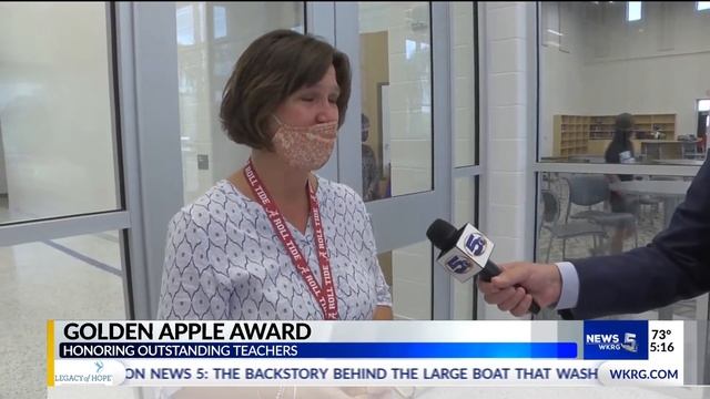 VIDEO: Orange Beach Golden Apple winner says teaching is her calling смотреть онлайн