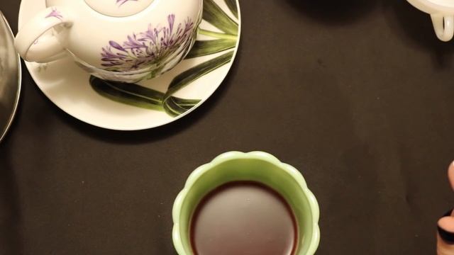 SOFT SPOKEN ASMR TEA TASTING смотреть онлайн