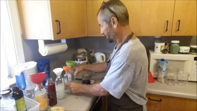 Dave's Vegan Kitchen - apple juice kefir - healthy hack #17 смотреть онлайн