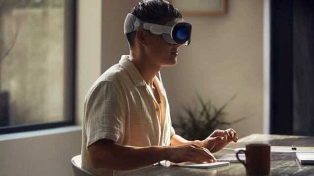 Apple's 'Vision Pro' Set to Get First Crypto-Focused Metaverse App From Victoria VR смотреть онлайн