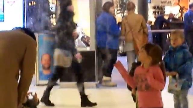 IPHONE X IPAD PRO MAC PRO WINDOWS 10 ANDROID CHILDREN HOLIDAY SHOPPING BEFORE CHRISTMAS смотреть онлайн