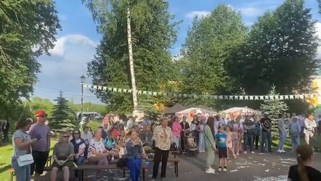 Ансамбль солистов "Рэйн дропс" с концертной программой 8 июня на Дне поселка Вербилки II смотреть онлайн