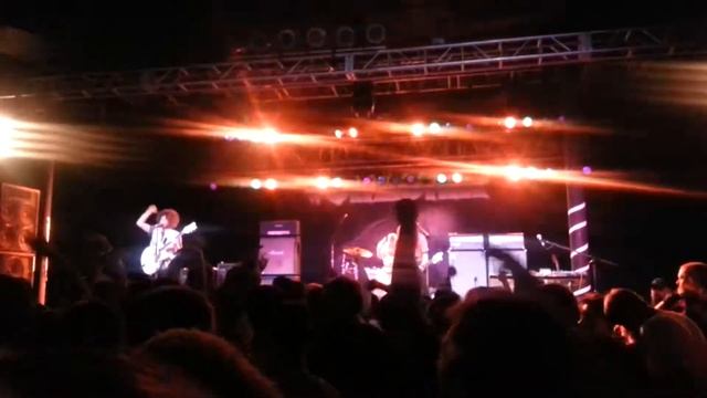 WOLFMOTHER – Apple Tree смотреть онлайн