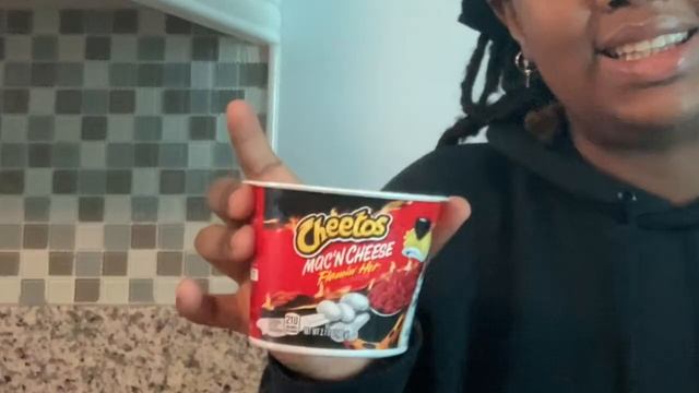 CHEETOS MAC-N-CHEESE ???? IS IT ACTUALLY GOOD...... смотреть онлайн