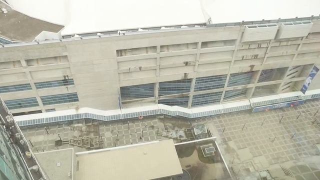 Toronto High Rise Window Cleaning in front of CN Tower, Rogers Centre смотреть онлайн