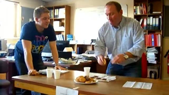 Jaffa Cake Challenge 1 - Paul Savill смотреть онлайн
