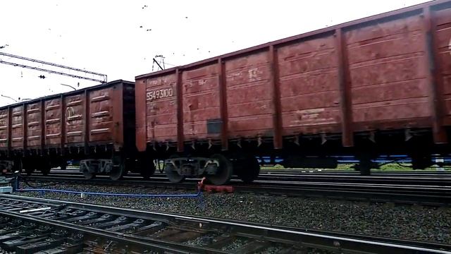 Электровоз ВЛ11 - 338Б с грузовым поездом на ст.Филино,24.09.2022 смотреть онлайн
