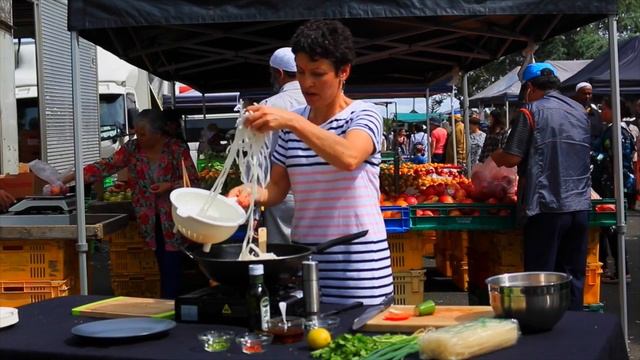 Wesley Market - Pad Thai with Wicked Wellbeing смотреть онлайн